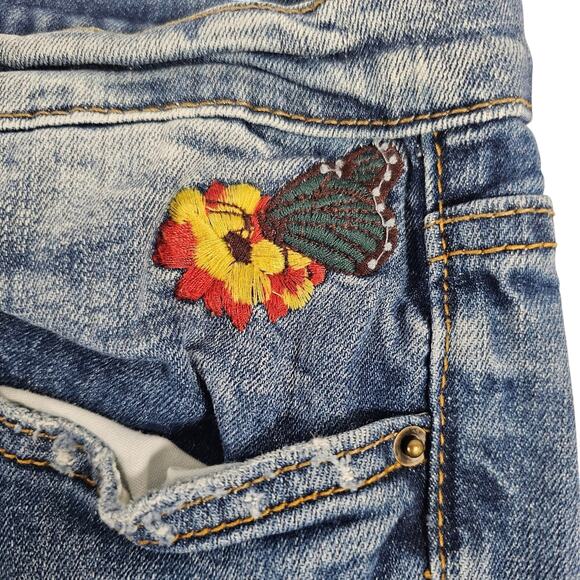 Driftwood Colette Embroidered Cropped Distressed Jeans size 31 - Picture 5 of 10